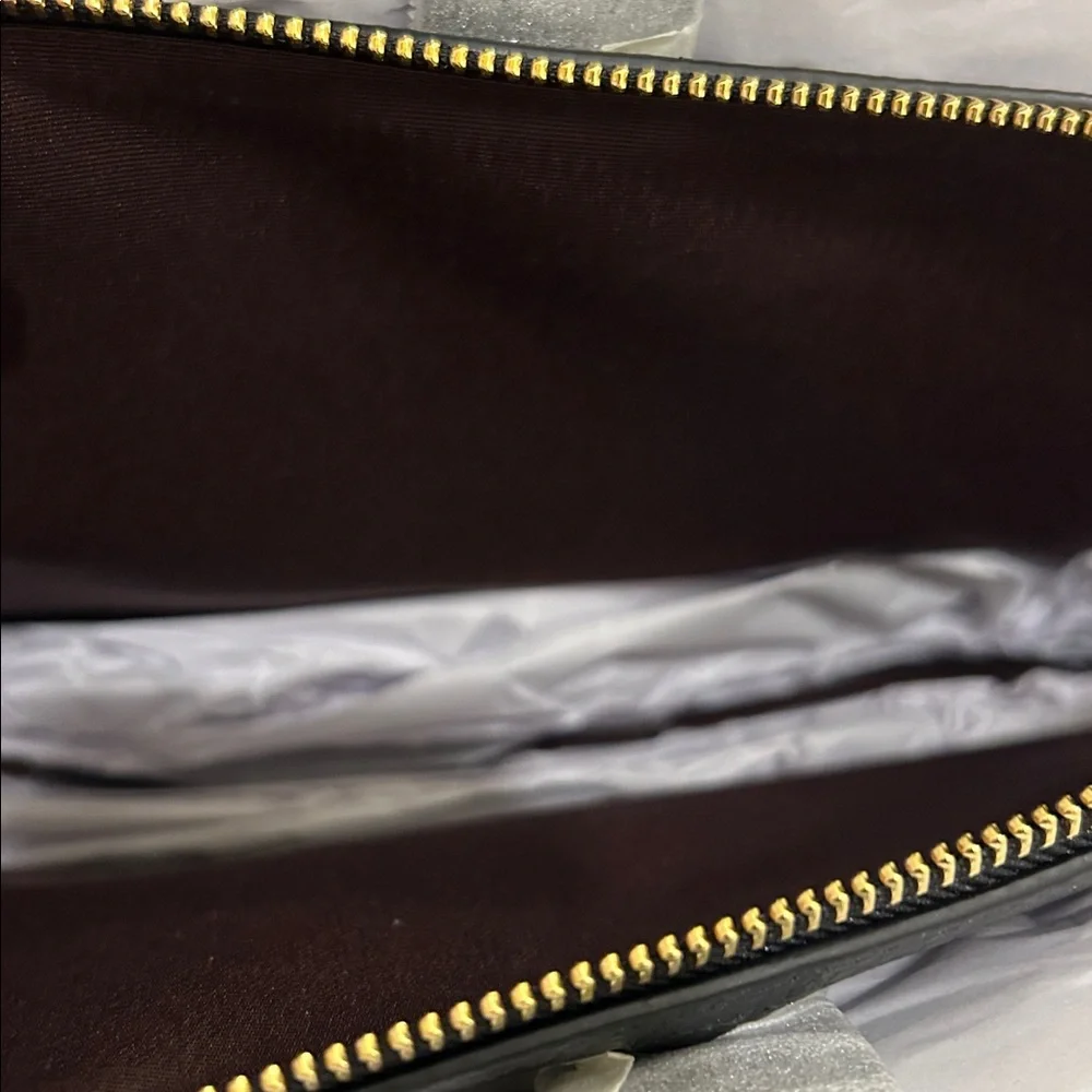 Coach (NWT) Savannah Carryall Bag - Picture 16 of 17